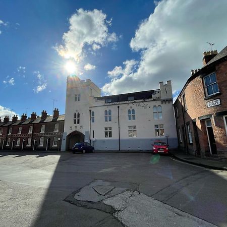 Chester Stays - Best Value Apartment With Free Parking In The Heart Of Chester Exterior foto