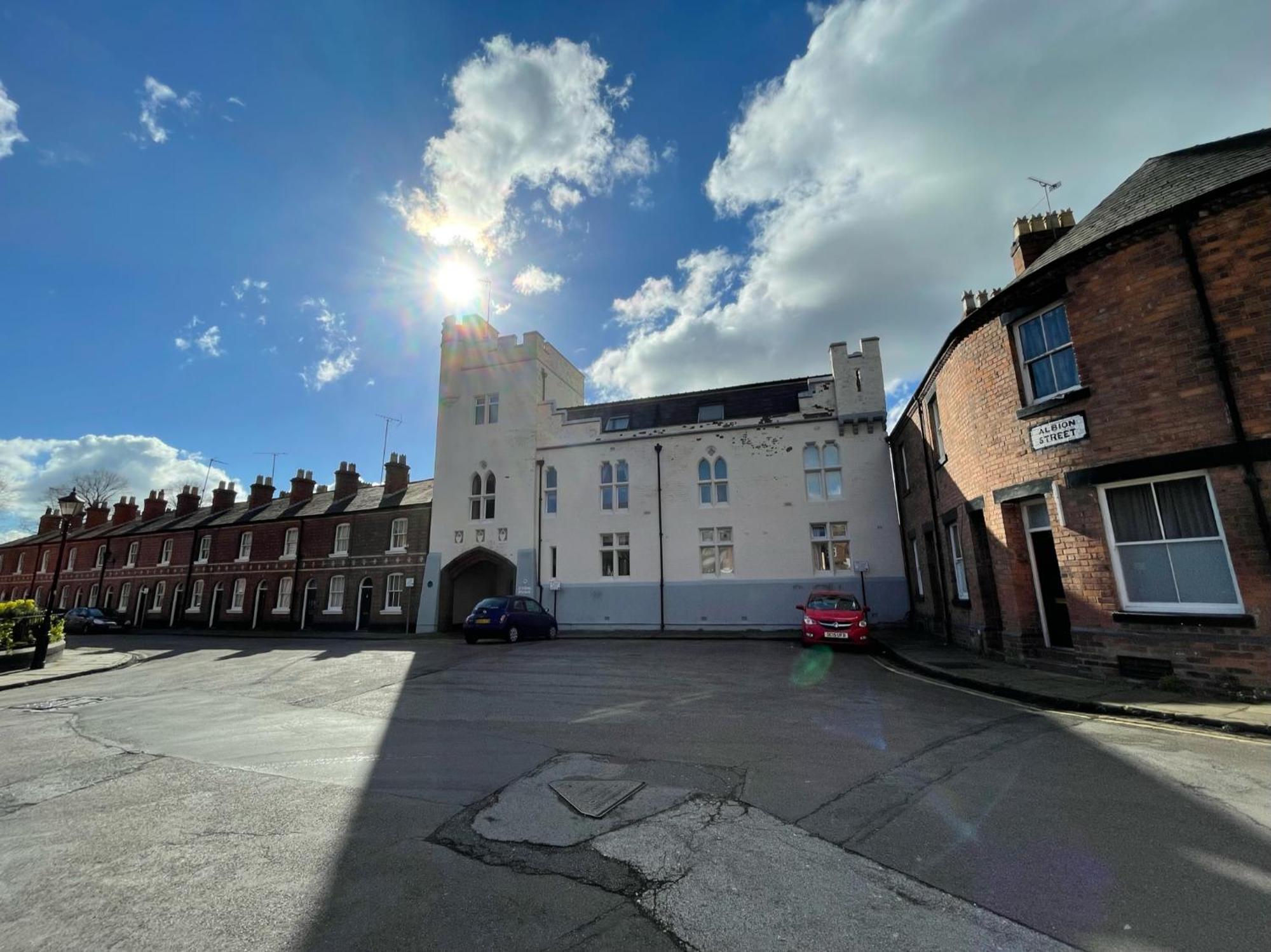 Chester Stays - Best Value Apartment With Free Parking In The Heart Of Chester Exterior foto